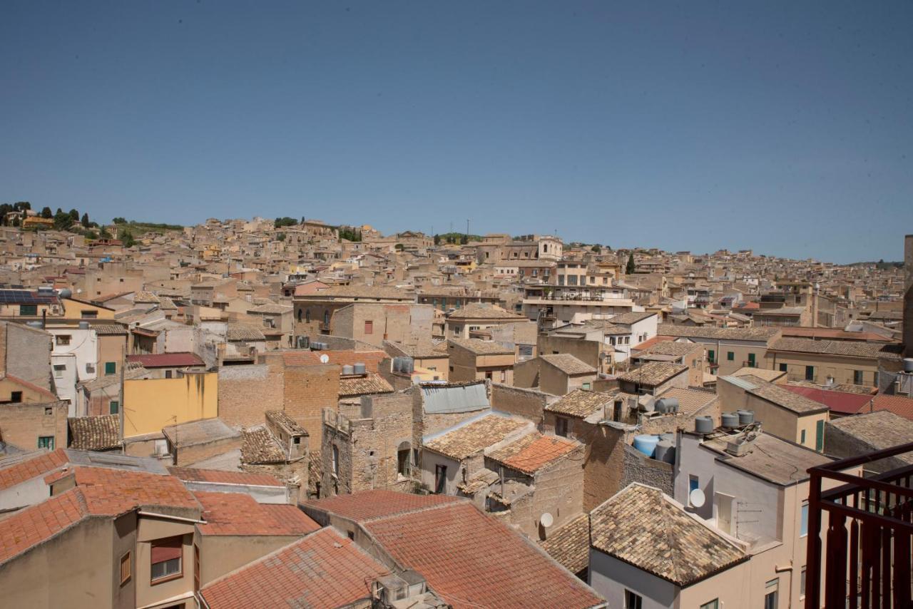 Come A Casa Panoramico E Centralissimo Apartment Canicatti Luaran gambar