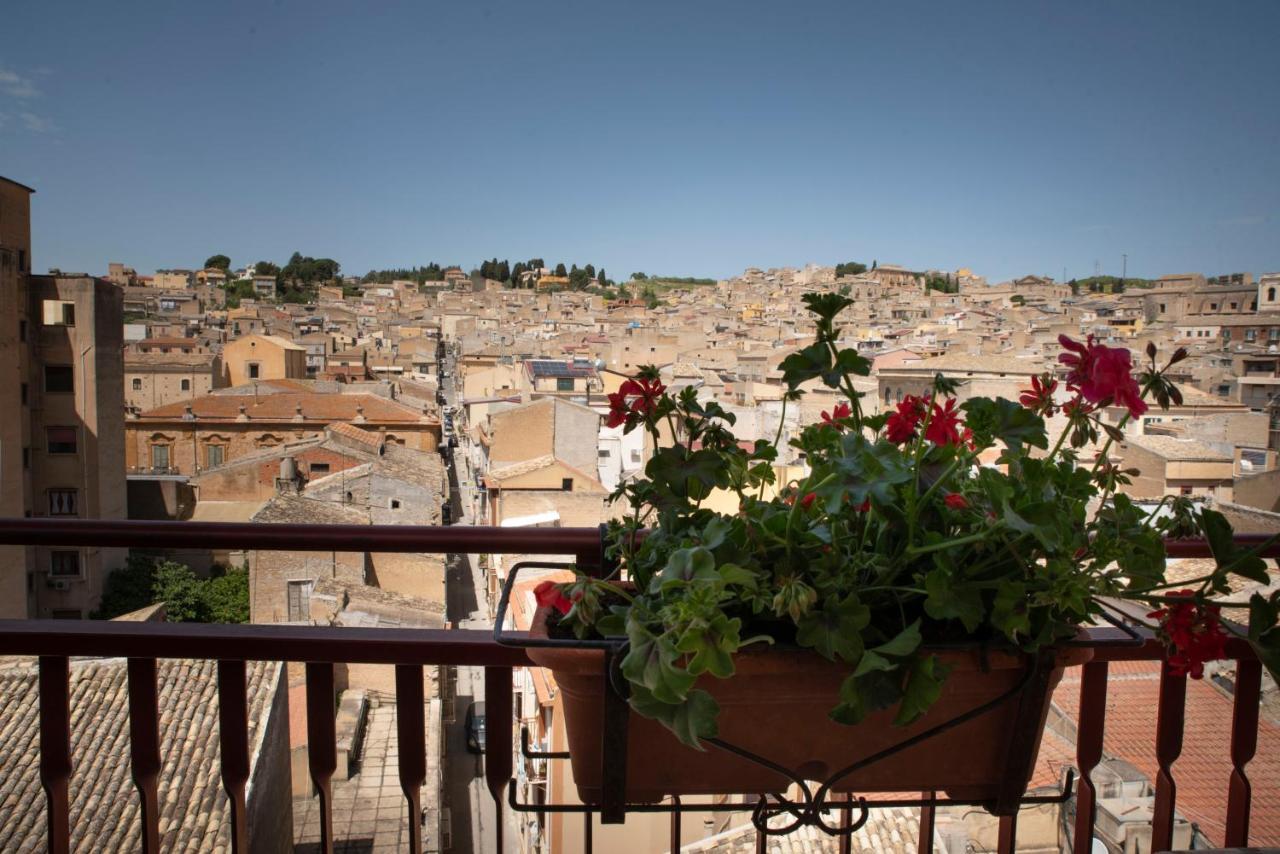 Come A Casa Panoramico E Centralissimo Apartment Canicatti Luaran gambar