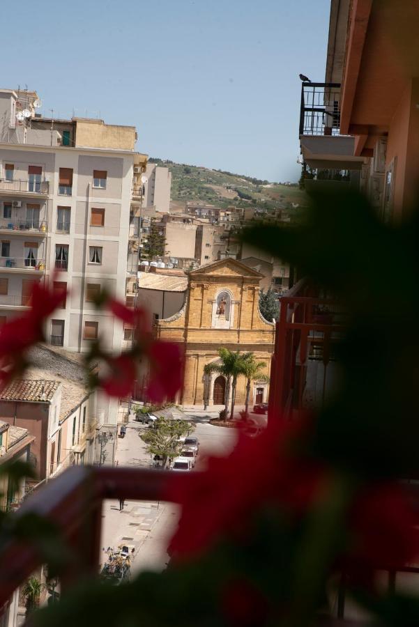 Come A Casa Panoramico E Centralissimo Apartment Canicatti Luaran gambar