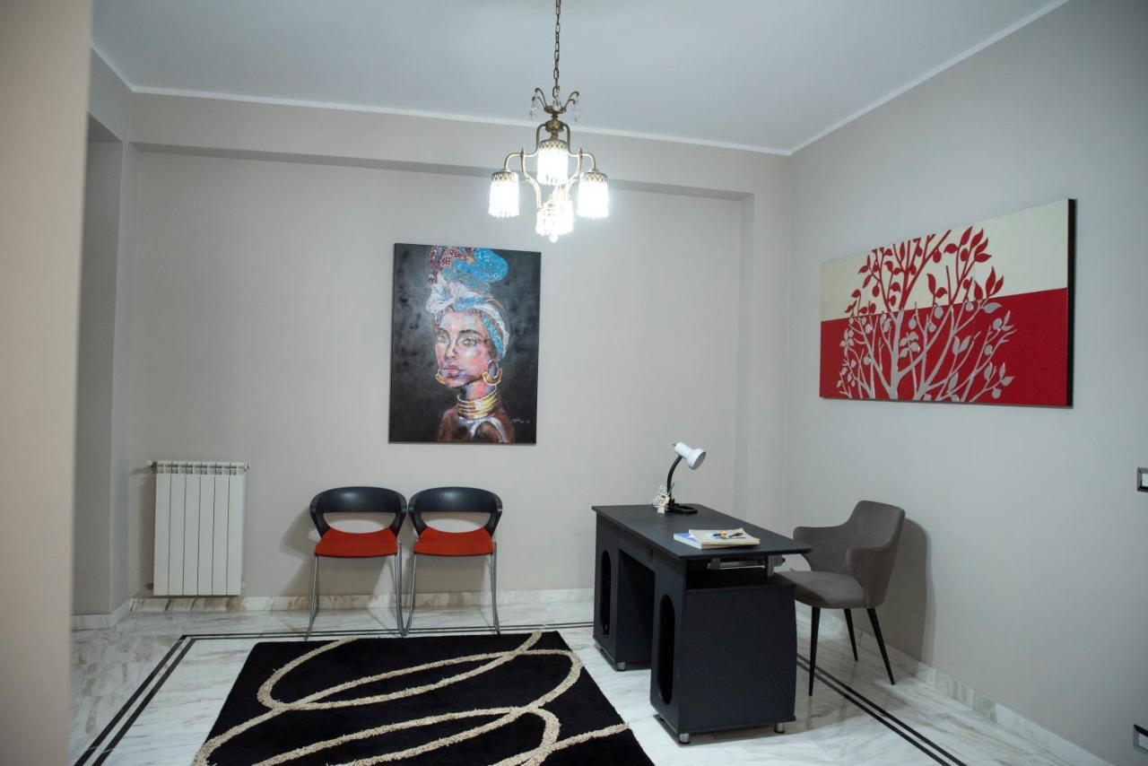 Come A Casa Panoramico E Centralissimo Apartment Canicatti Luaran gambar